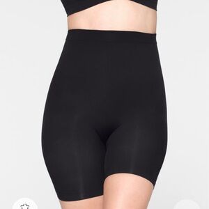 Skims shapewear in color Mica